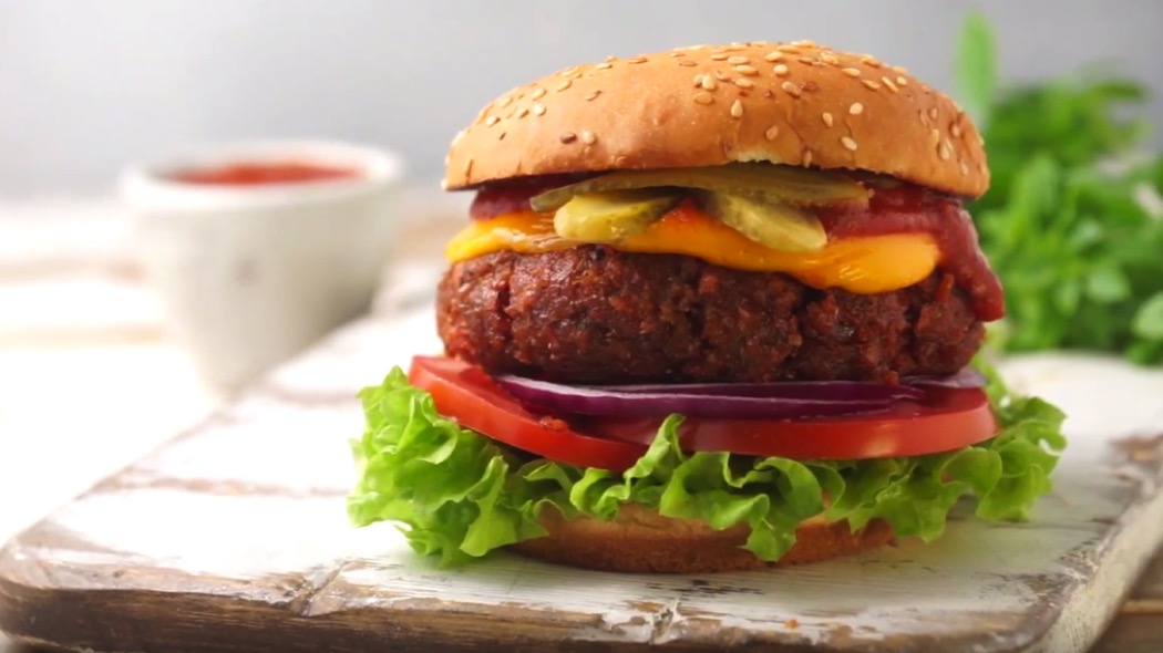 Sembra carne e invece è canapa: ecco la nuova alternativa vegetale con fonti proteiche superiori